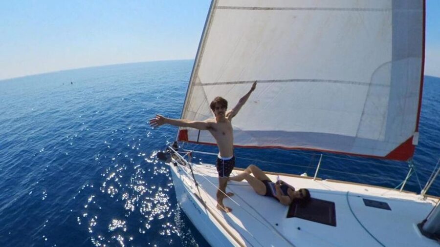 Barcelona: Sunset Sailing Experience with Snacks and Cava - The Captains Make a Difference