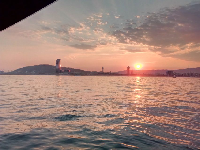 Barcelona: Sunset Sailing Tour with Open Bar & Snacks - The golden fish and the Olympic waterfront