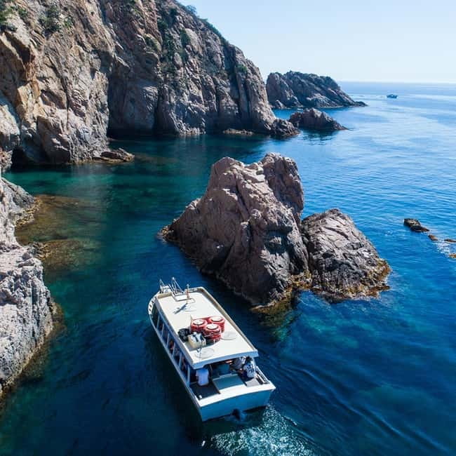 Barcelona: Tossa de Mar & Costa Brava boat, very small group - Why the early start makes Tossa better