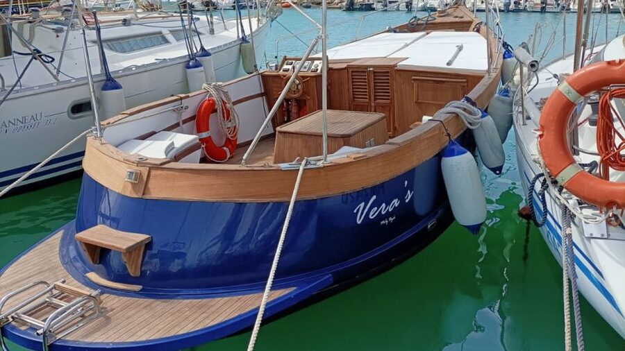 Bari by boat: admire the city from the sea with Aperitivo - The skippers shape the experience