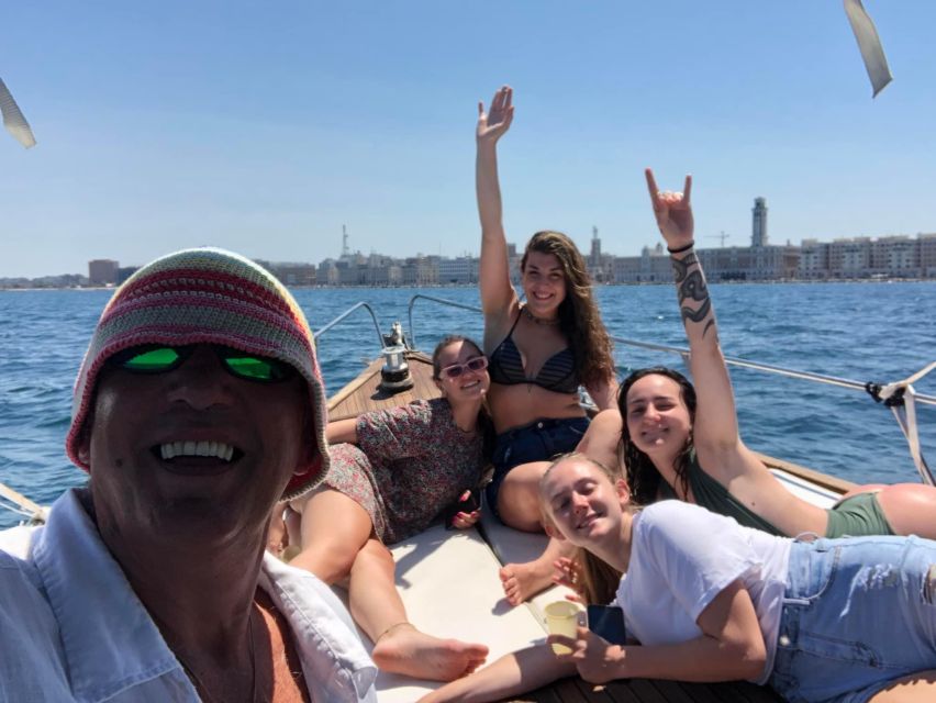 Bari by boat: admire the city from the sea with Aperitivo - How the price compares with the experience