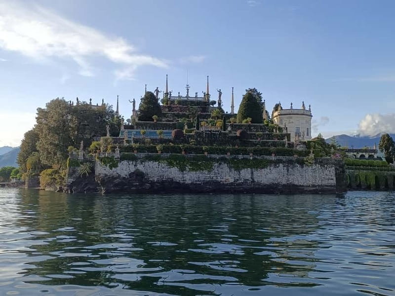 Baveno: Hop-On Hop-Off Boat Tour to 3 Borromean Islands - Choosing the best season and departure
