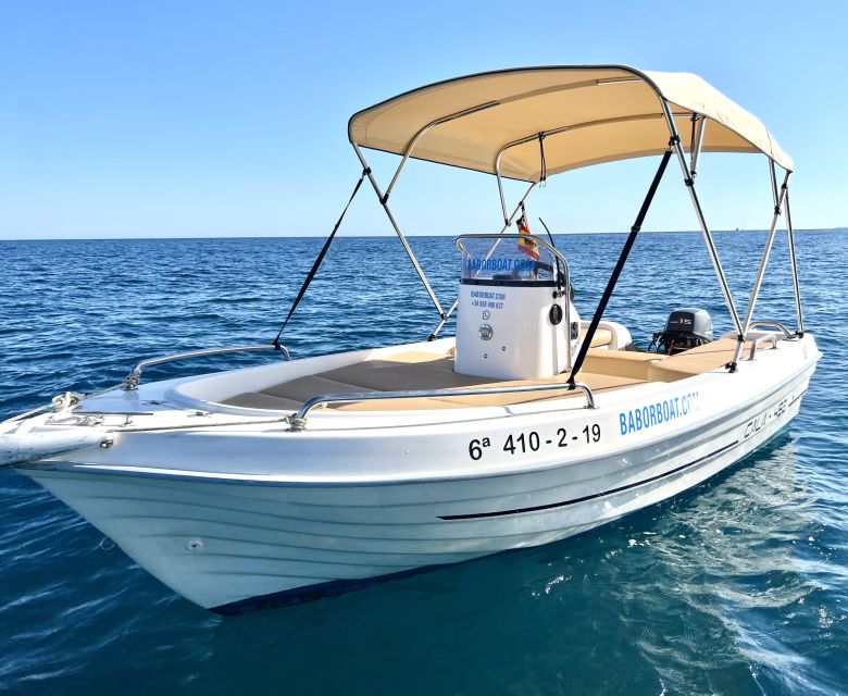 Benalmádena: Costa del Sol License-Free Boat Rental - Taking the helm in Benalmádena