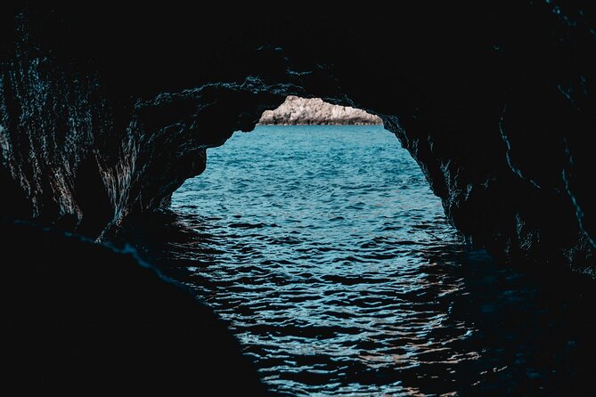 Blue Cave & 6 Islands Speedboat Tour From Split or Podstrana - Komiža, a worthwhile coffee stop on Vis