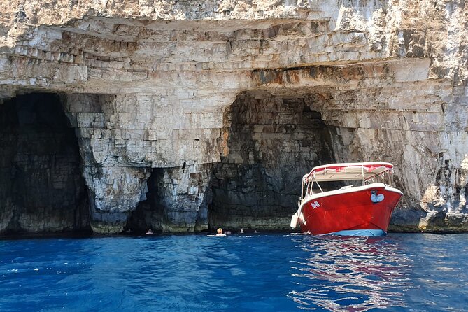 Blue Cave & Vis Island speedboat tour from Hvar - Lunch by the sea, with the bill separate