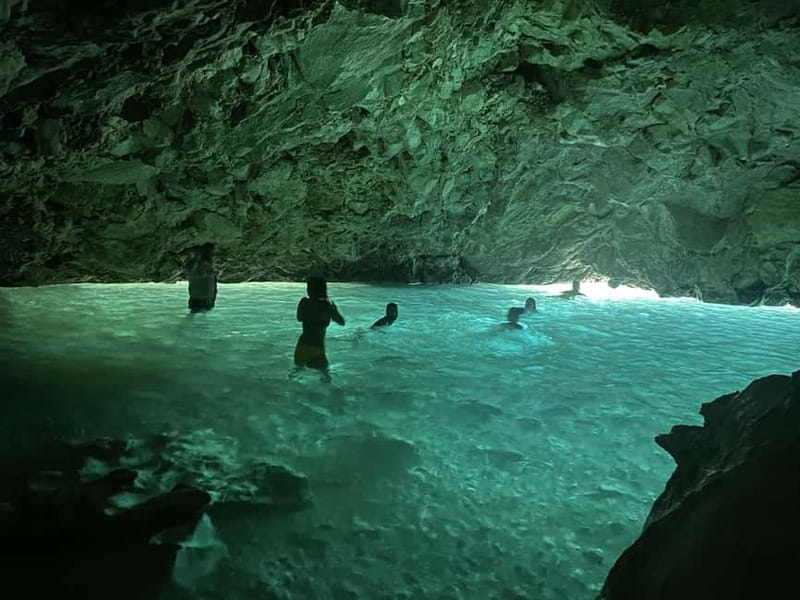 Blue Gem Cave Speedboat Tour Vlore - The day in five useful points