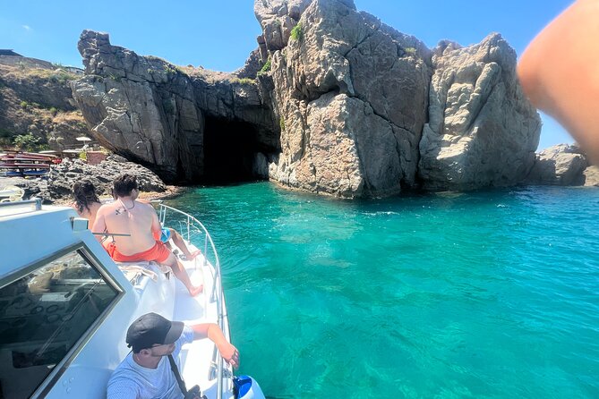 Boat excursion in Cefalù and snorkeling 3 hours fruit and drink - The swim ladder is an important practical detail