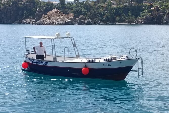 Boat excursion to Cefalu with aperitif - Why the maximum of 10 people matters