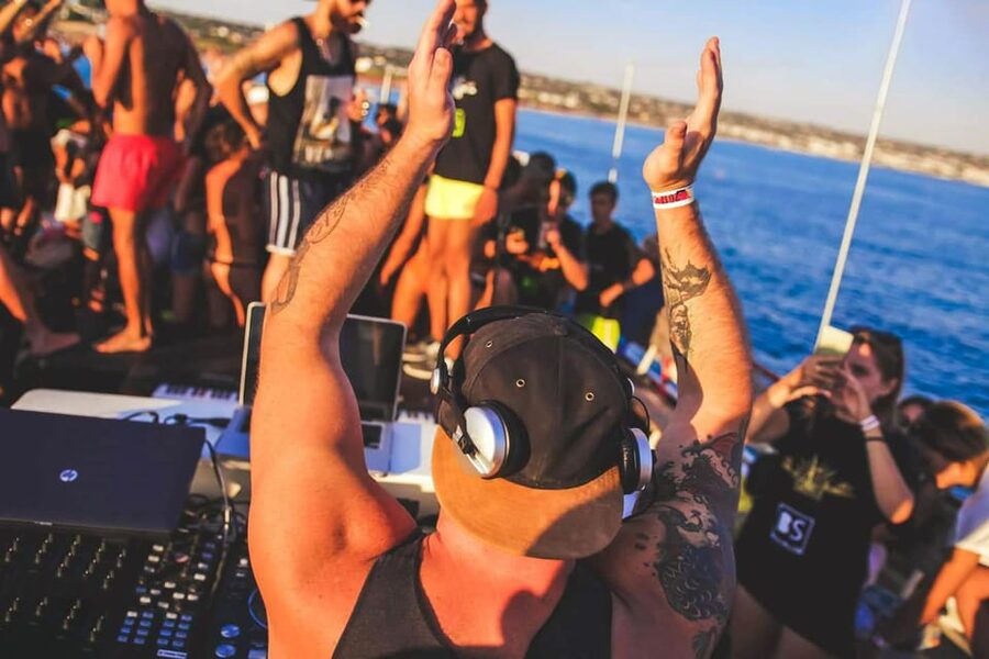 Boat Party al Tramonto nelle acque del Salento con Drink - Private celebrations on board