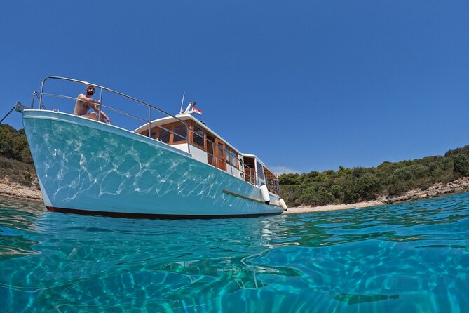 Boat Tour at Delfina Hvar - A relaxed boat, not a luxury yacht