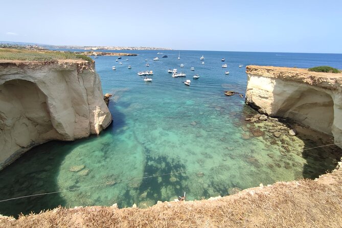 Boat tour in Pillirina, sea caves and Ortigia and prosecco - Prosecco, water, and the right pace