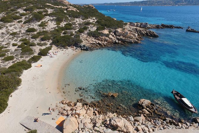 Boat Tour La Maddalena Archipelago from Palau - Crowds, seating, and the feel onboard