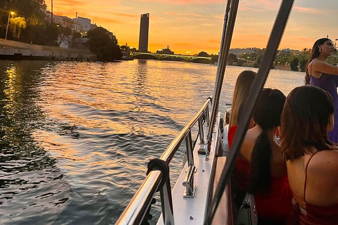 Boat Trip "Los Rincones del Guadalquivir" - Puente de Isabel II and the Triana view