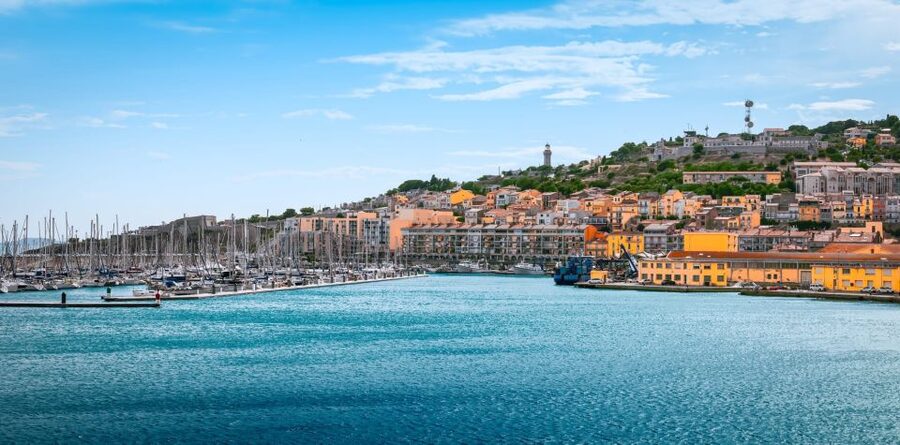 Boat walk in Sete on the singular island 1 hour - Is $23 a fair price?