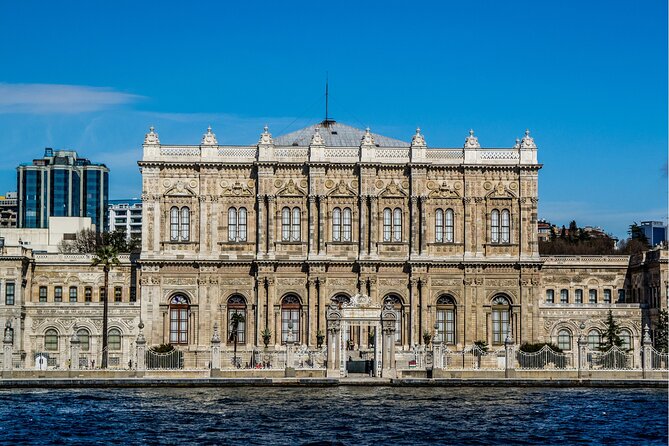 Bosphorus Evening Cruise: Dinner, Live Shows & Private Table - Solo diners, families, and couples