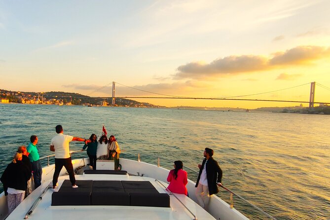 Bosphorus Sunset: An Enchanting Yacht Cruise in Istanbul - Guide commentary and the value of the route