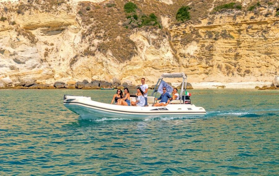 Cagliari: Boat Tour with 4 Swim Stops, Snorkeling & Prosecco - What the boat is really like