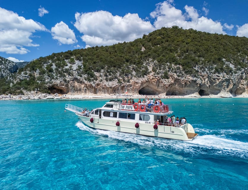 Cala Gonone:Cruise in the Gulf of Orosei with Cala Goloritzé - Cala Goloritzè is a photo stop, not a swimming stop