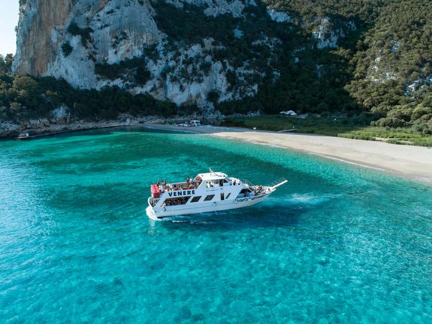 Cala Gonone: Grotta Bue Marino & Cala Luna Beach Boat Trip - Walking through the southern branch of Grotta del Bue Marino