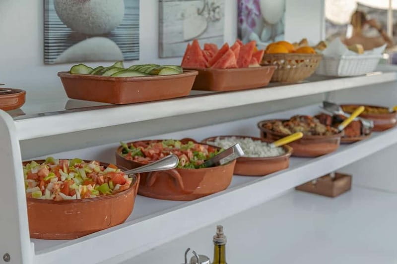 Cala Rajada: Boat Excursion with Drinks and Food - Lunch around midday, with drinks included