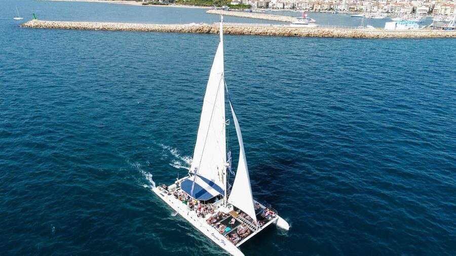 Cambrils: Costa Daurada Sail Catamaran Cruise - How crowded might the catamaran feel?
