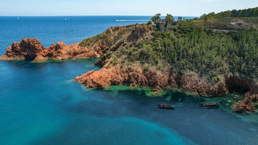 Cannes: Estérel Massif Boat Excursion - The Estérel Massif and its red volcanic cliffs