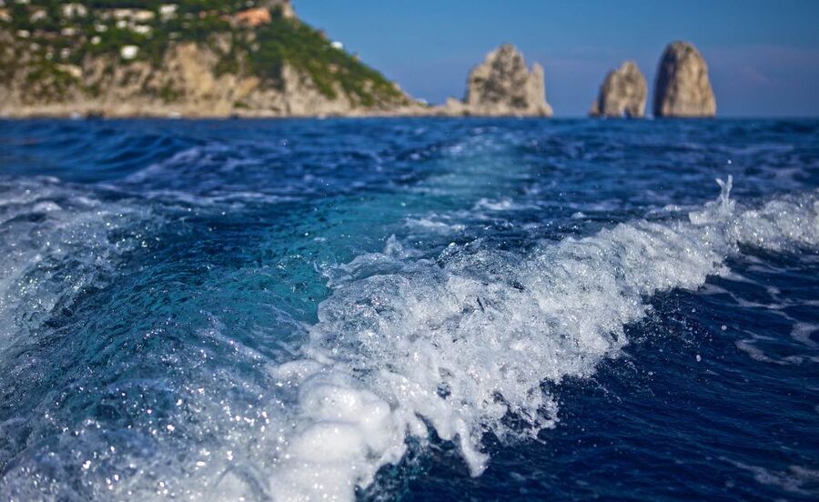 Capri: 2-Hour Boat Tour with Happy Hour - Seeing Capri from Marina Grande