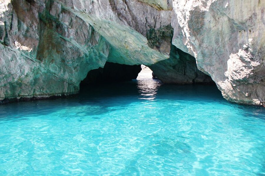 Capri: 2-Hour Boat Tour with Happy Hour - Who Will Enjoy This Capri Boat Tour?