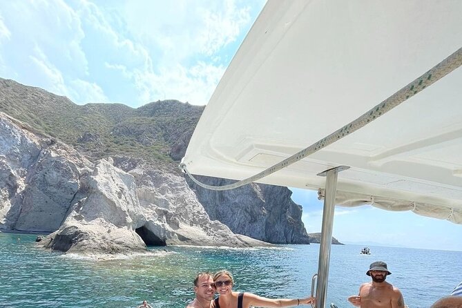 Catamaran Semi Cruise Paros Antiparos includes Food and Drinks - Who will get the most from this cruise
