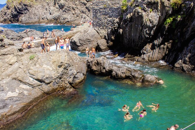 Cinque Terre Hybrid Boat Tour from Monterosso - Manarola, cliffs and vineyards