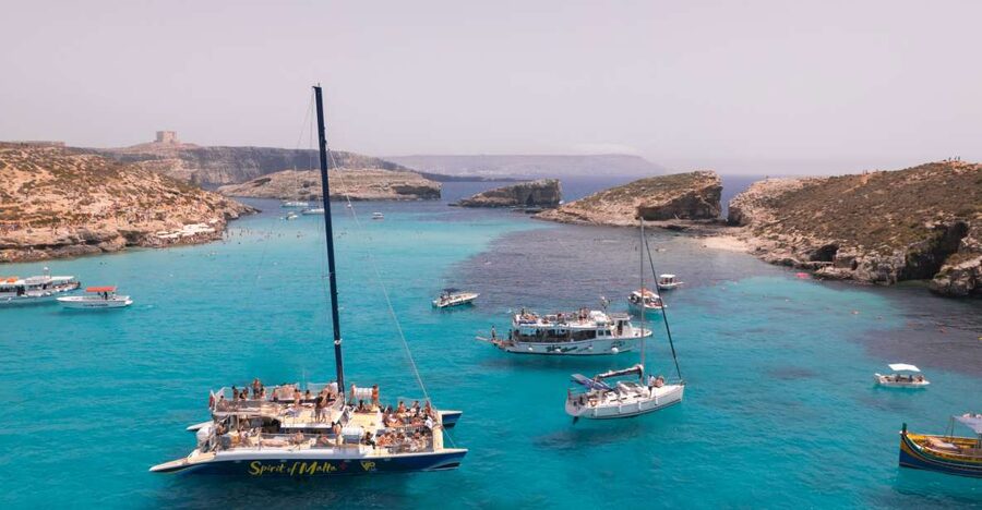 Comino: Blue Lagoon Catamaran Cruise with Lunch and Open Bar - The day at a glance