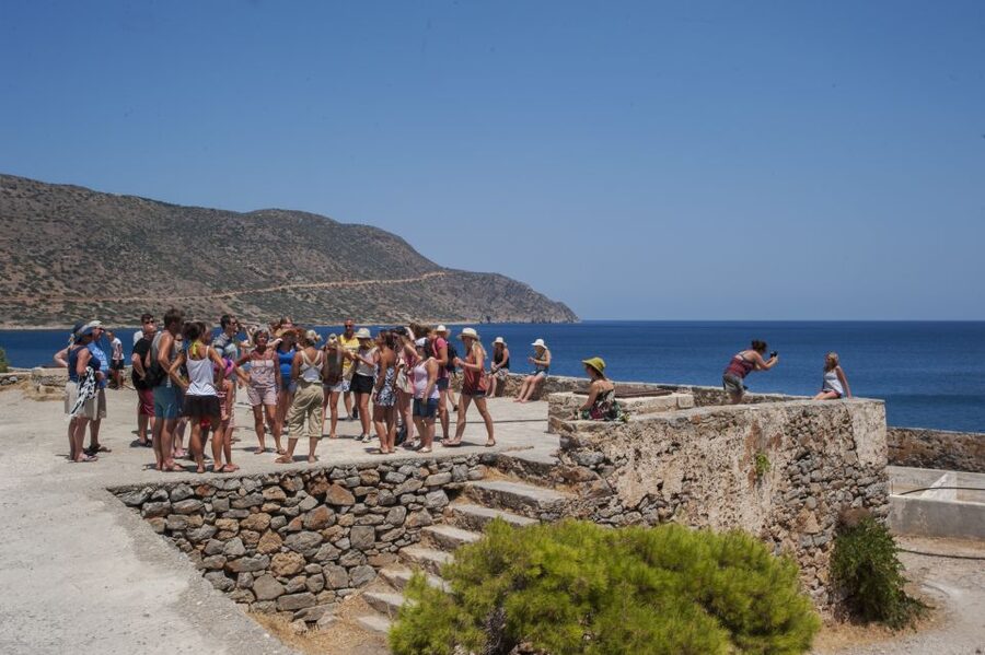 Crete: Spinalonga, Elounda, & Agios Nikolaos Boat Tour & BBQ - Agios Nikolaos and the Lake Voulismeni
