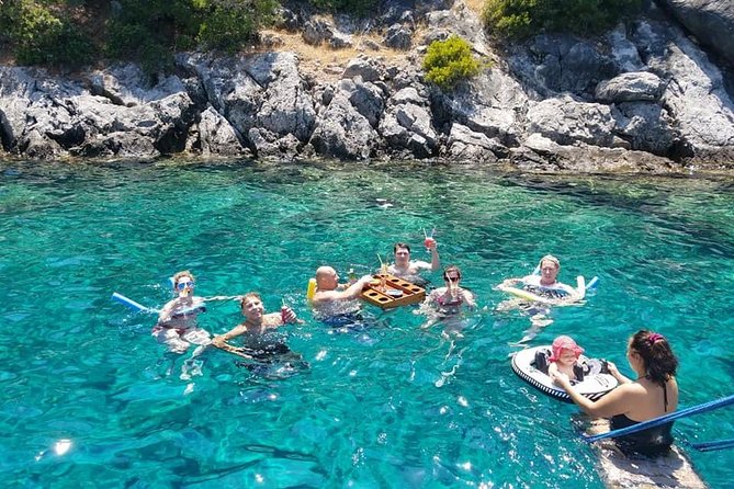 Daily Boat Trip - Meeting in Foça and Returning to the Same Spot