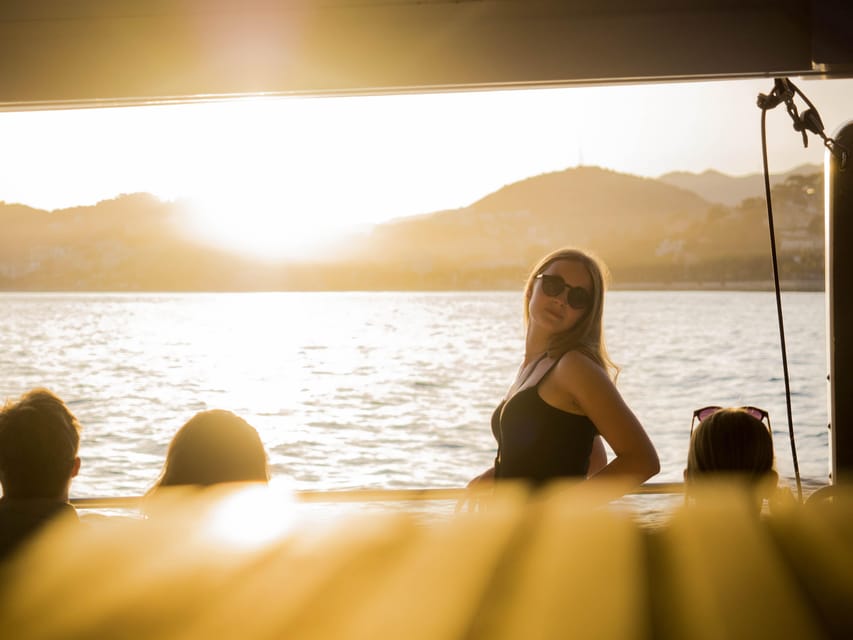 Dénia: Daytime or Sunset Catamaran Cruise - Daytime sailing for a flexible break