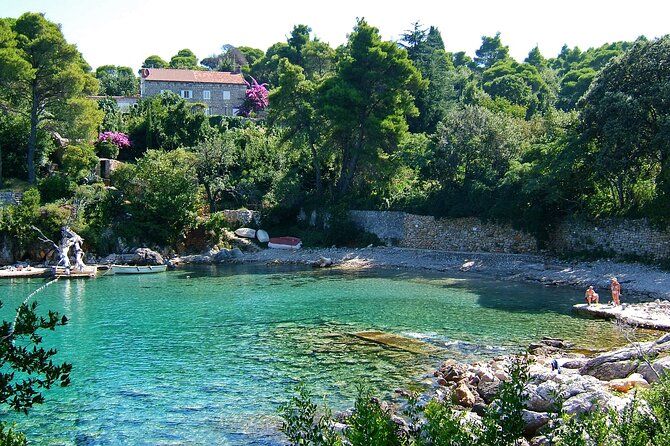 Dubrovnik: 3 Islands Boat Tour with Lunch & drinks(FR, ES, EN) - Leaving Dubrovnik for the Elaphiti Islands