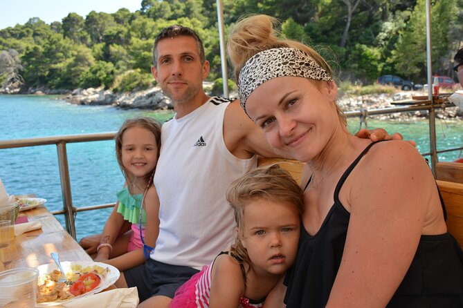 Dubrovnik: 3 Islands Boat Tour with Lunch & drinks(FR, ES, EN) - Who should book this cruise?