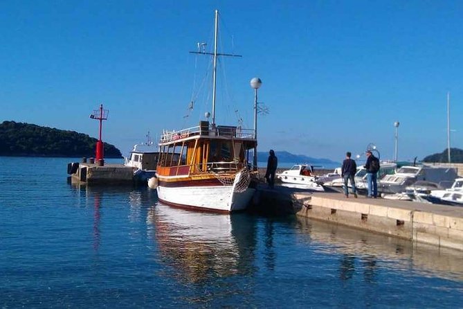 Dubrovnik Elafiti Islands Cruise with Lunch, Drinks and Pickup - Lunch is a genuine strength