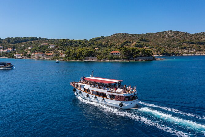 Dubrovnik: Elaphiti Islands Full-Day Cruise with Lunch - Šipan: lunch and village life around Suđurađ