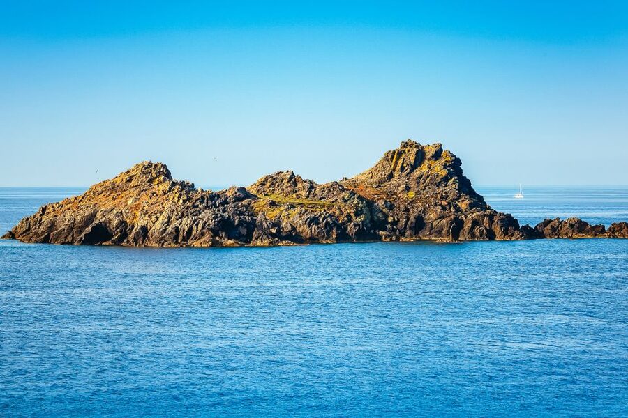 From Ajaccio/Porticcio:Ajaccio & Sanguinaires Gulf Boat Tour - Mezu Mare, the island you can reach only by sea