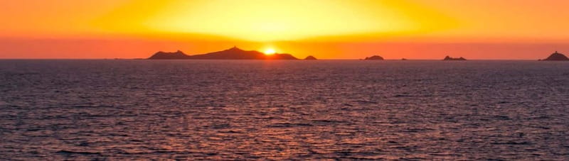 From Ajaccio: Sanguinaires Islands Boat Trip With Aperitif - One hour on Grande Sanguinaire