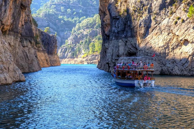 From Alanya: Green Canyon Boat Trip with Lunch - The first sight of Green Canyon