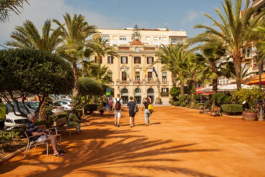 From Barcelona: Costa Brava Day Tour with Boat Trip - Lunch, swimming, and making the most of Tossa