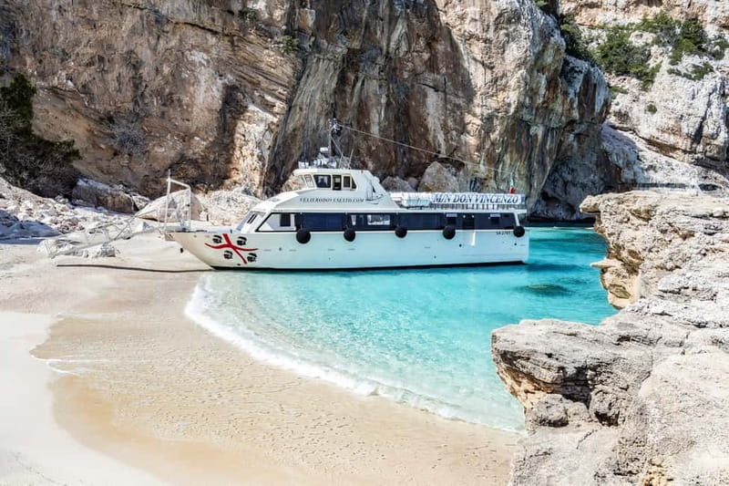 From Cala Gonone: Gulf of Orosei Cruise to Cala Goloritzè - The ride along the Baunei coast