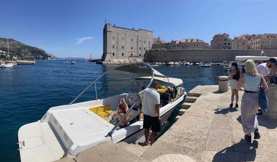 From Dubrovnik/Cavtat: Blue Cave, Sunj Beach Speed Boat Tour - The Three Green Caves and the swim-through passage