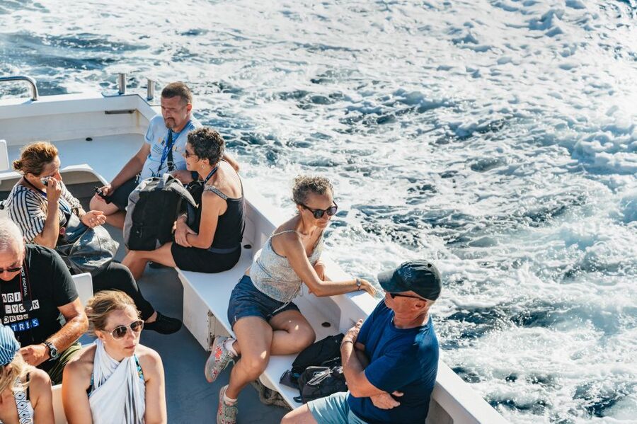 From Naples: Gulf of Naples & Capri Sightseeing Boat Tour - Faraglioni, the Arch of Love, and the island’s best photographs