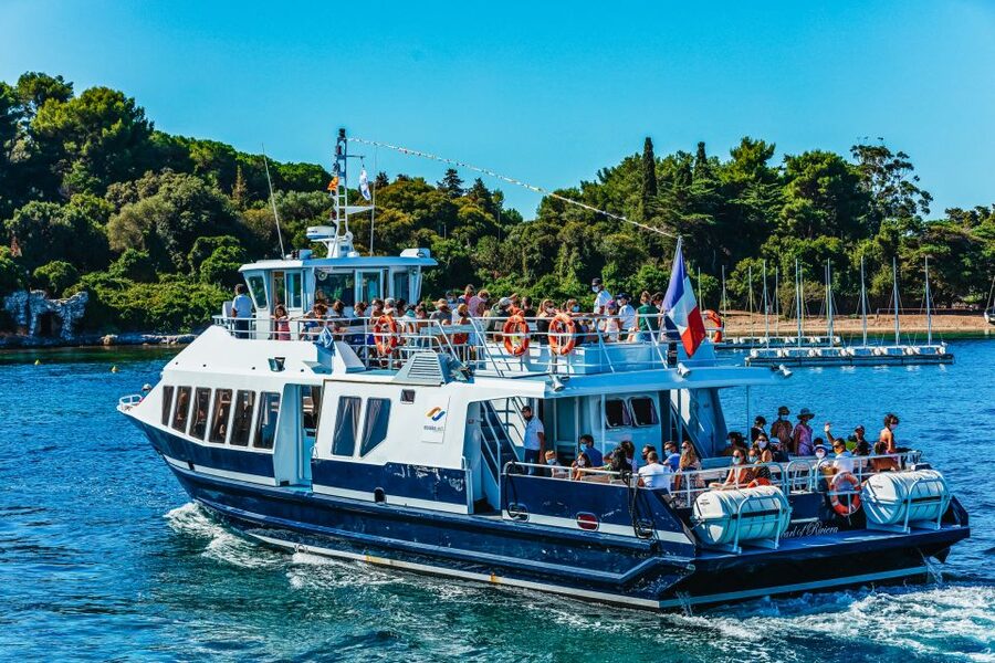 From Nice: Round-Trip Transportation to Saint Tropez by Boat - Arriving in Saint Tropez at 11:30 a.m.