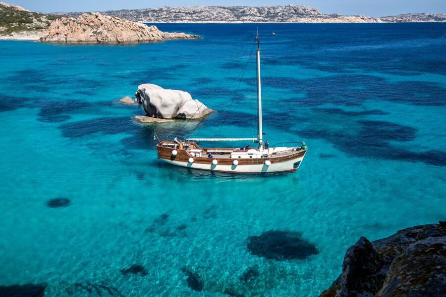 From Palau or La Maddalena: Archipelago Sailing Ship Tour - Food, drinks, and the lunch decision