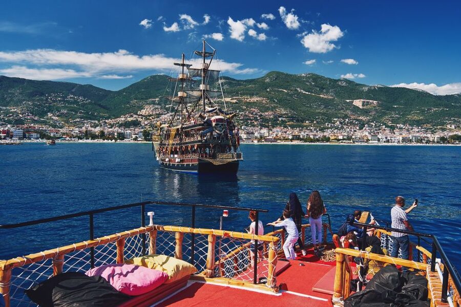 From Side: Alanya Tour with Lunch, Boat Trip, and Cable Car - Riding the cable car to Alanya Castle