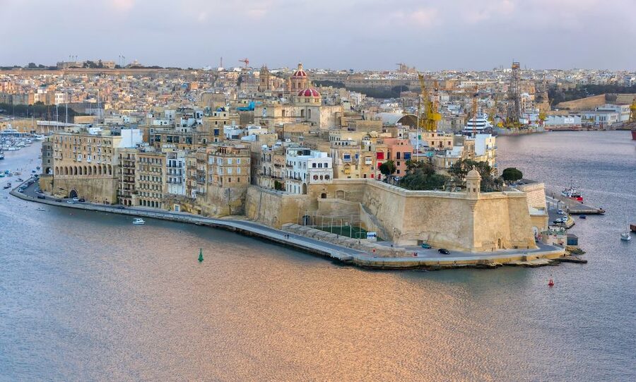 From Sliema: Cruise Around Malta's Harbours & Creeks - Start at Sliema Ferries and get ready for the water