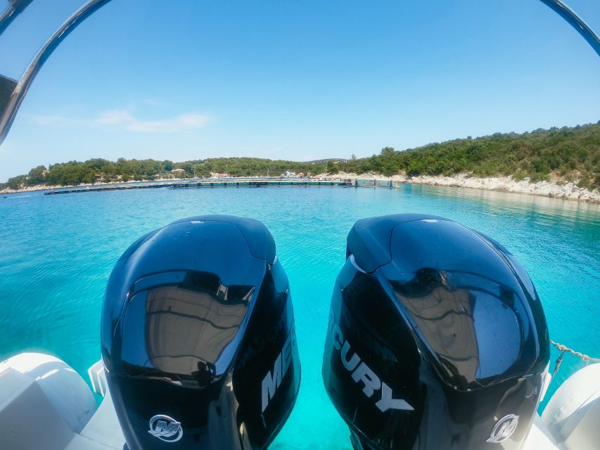 From Split: Blue Cave & 5 Islands with Vis & Hvar Boat Tour - Two and a half hours in Hvar